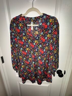 Dear Scarlett "Lizzy" Floral V-Neck Tunic Blouse – XL – Wrinkle-Free